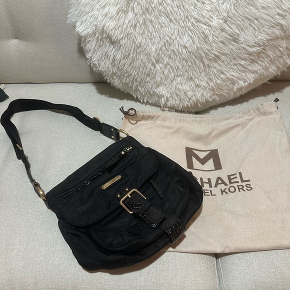 Beautiful Michael Kors Bag - Picture 1 of 2